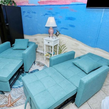 Waterfront Room, Heated Pool, Tiki Bar & Grill 萨拉索塔 外观 照片